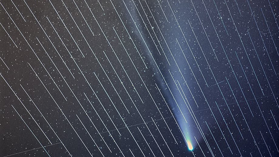 cometspacex.jpg cometspacex.jpg