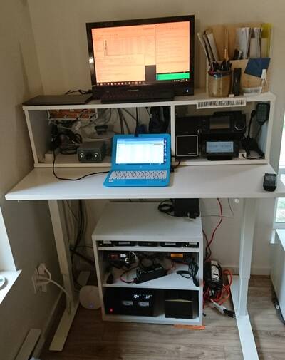 desk.jpg