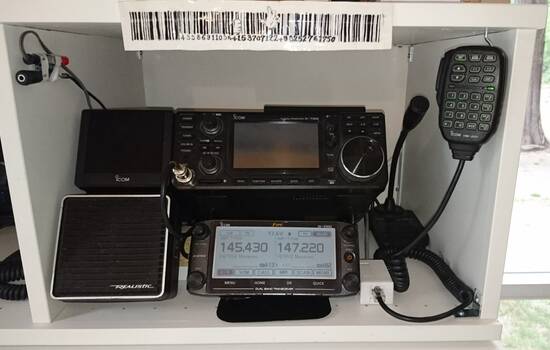 radios.jpg